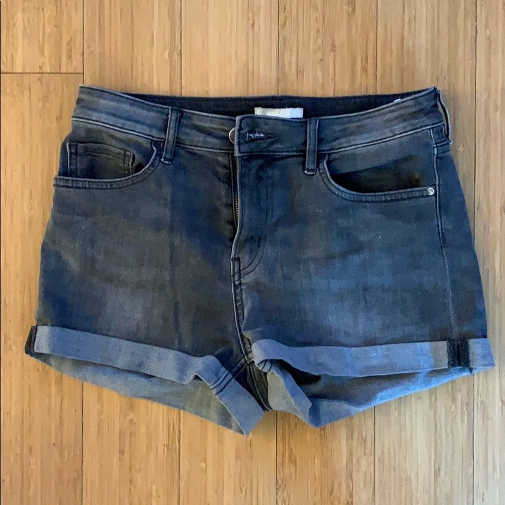 h&m black shorts